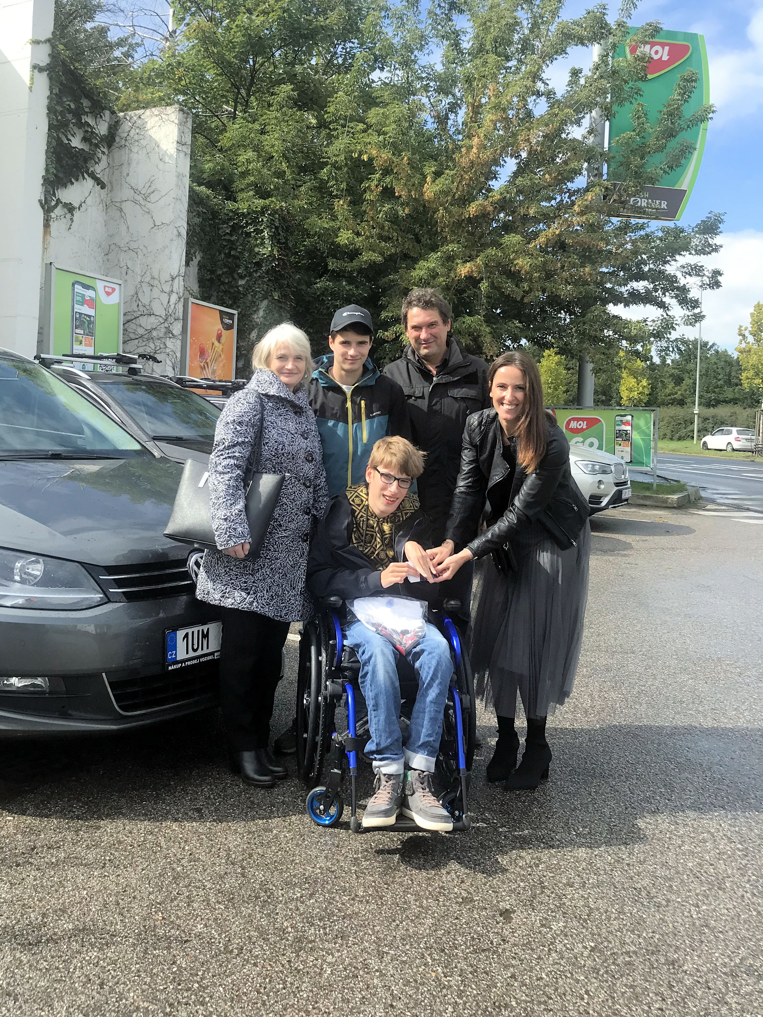 2-Lukas-auto-MOL.jpg 2-Lukas-auto-MOL.jpg